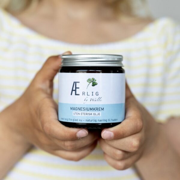 Naturlig Magnesiumkrem uten eterisk olje fra Ærlig by Walle i glasskrukke