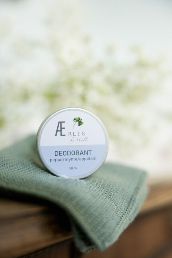 foto deodorant peppermynte/appelsin fra Ærlig by Walle i miljø
