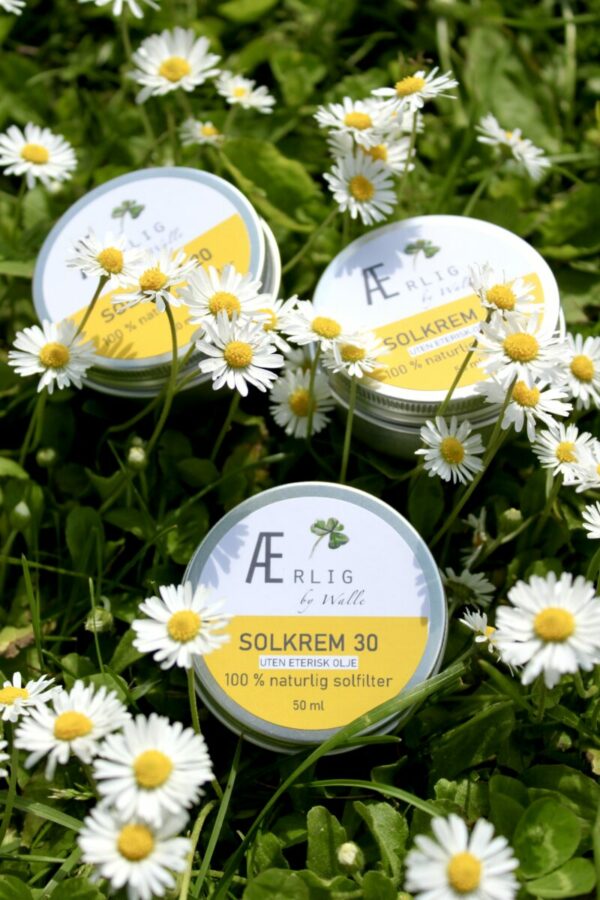 foto solkrem 30 fra Ærlig by Walle i blomstereng